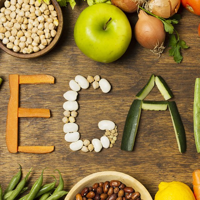 Manger autrement : comprendre les régimes végétariens, végétaliens et autres variantes
